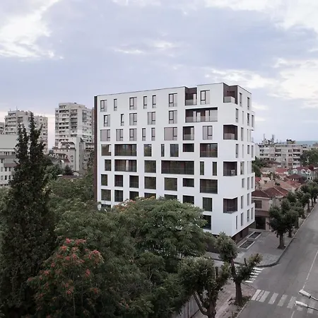 R-Varna Luxury Suites Apartment *