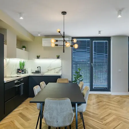 Apartment R-Varna Luxury Suites