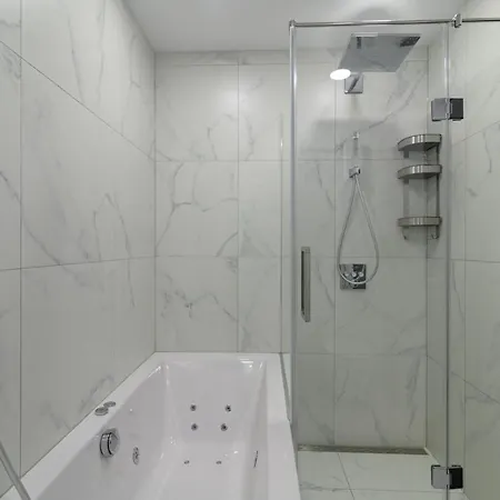R-Varna Luxury Suites *