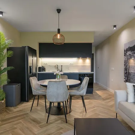 Apartment R-Varna Luxury Suites *