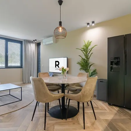 Apartment R-Varna Luxury Suites