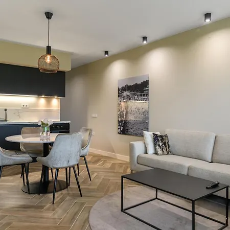 Apartment R-Varna Luxury Suites