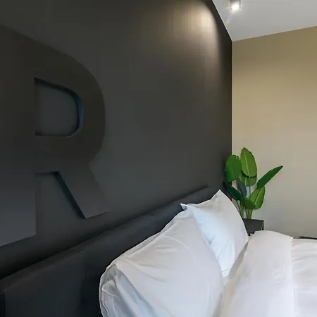 R-Varna Luxury Suites *