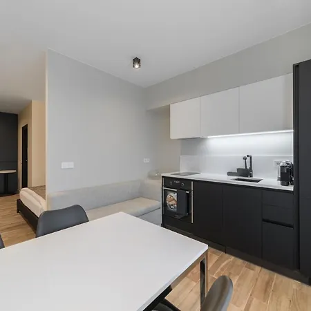 Apartment R-Varna Luxury Suites *